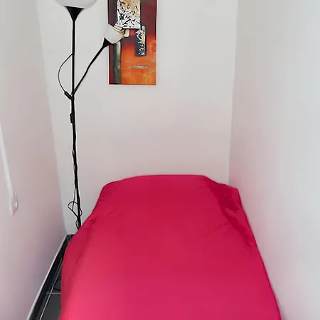 Bright In With Shared Pool Appartement Almada