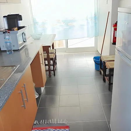 Bright In With Shared Pool Appartement *