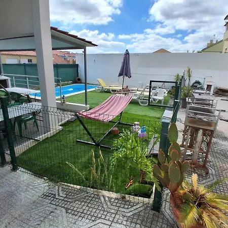 Apartamento Bright In With Shared Pool Almada