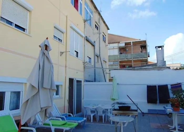 Bright In With Shared Pool