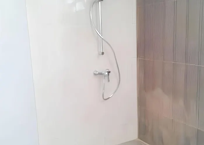 Apartamento Bright In With Shared Pool