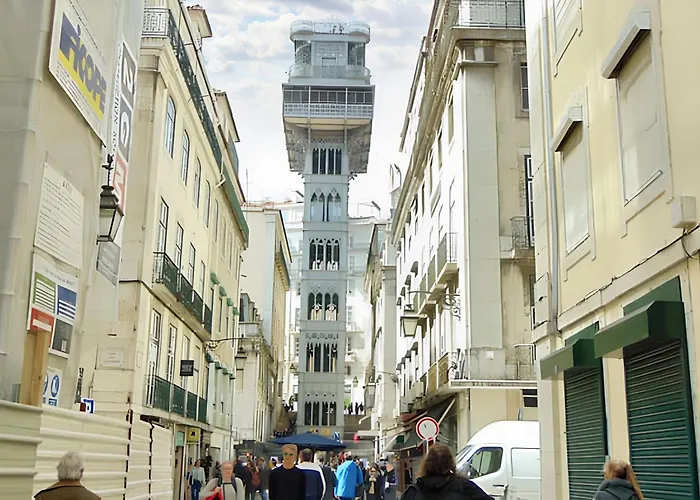 Bright In With Shared Pool Almada